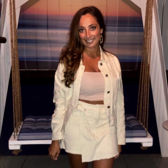 Meet your Posher, Lauren - Picture 3 of 9